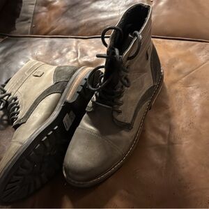 Buckle Men's Gray and Tan Boots